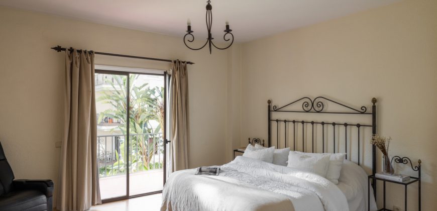 APARTAMENTO EN ANDALUCÍA DEL MAR, PUERTO BANÚS, MARBELLA