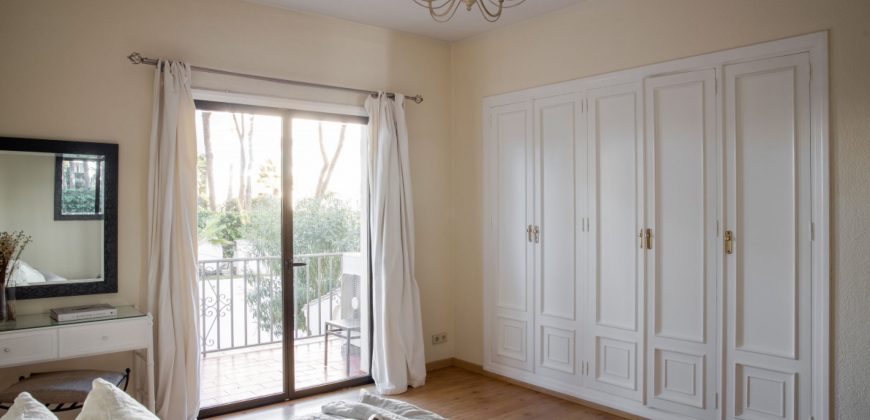 APARTAMENTO EN ANDALUCÍA DEL MAR, PUERTO BANÚS, MARBELLA