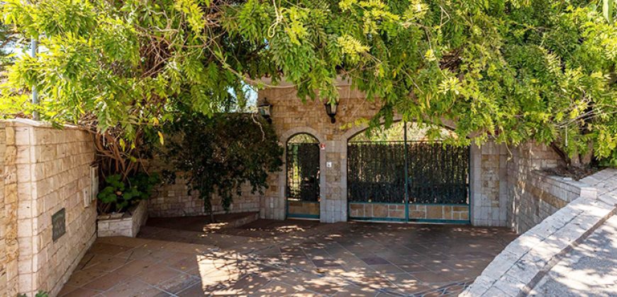 VILLA EN PUERTO DE LA TORRE, MÁLAGA