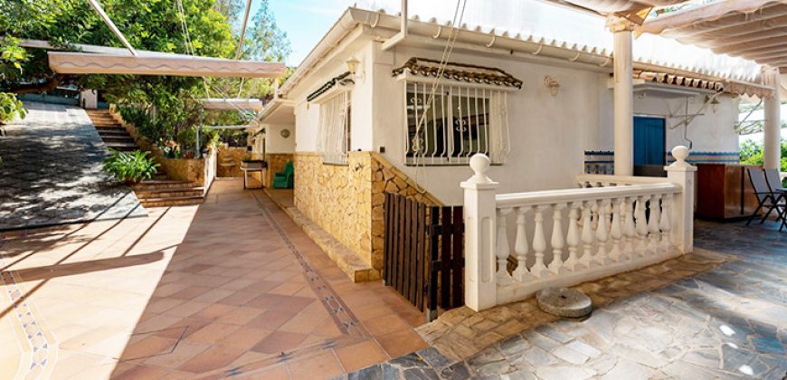 VILLA EN PUERTO DE LA TORRE, MÁLAGA