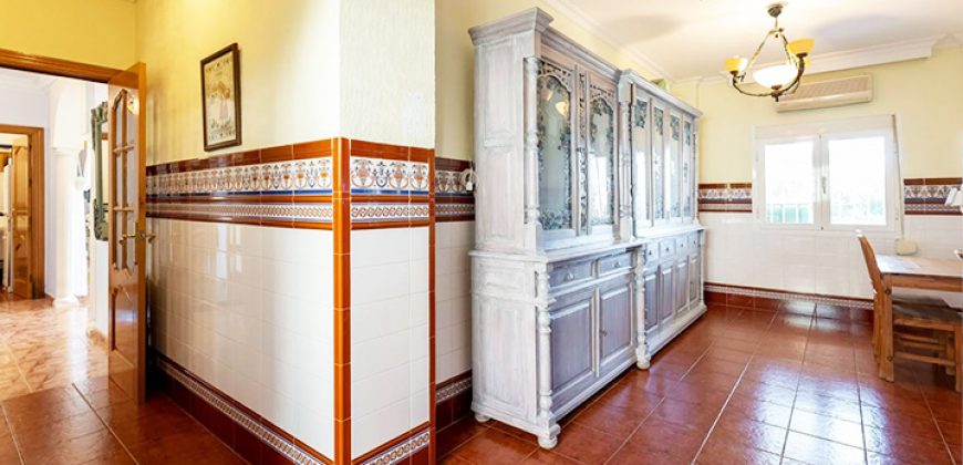 VILLA EN PUERTO DE LA TORRE, MÁLAGA