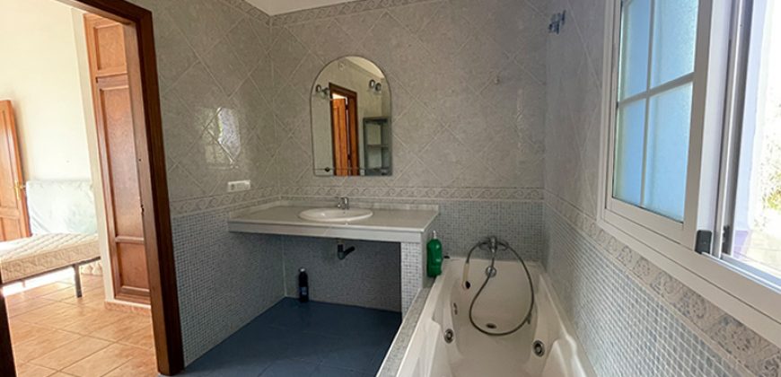 VILLA EN LOMAS DEL POZUELO. MARBELLA