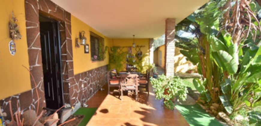 VILLA. LAS LAGUNAS