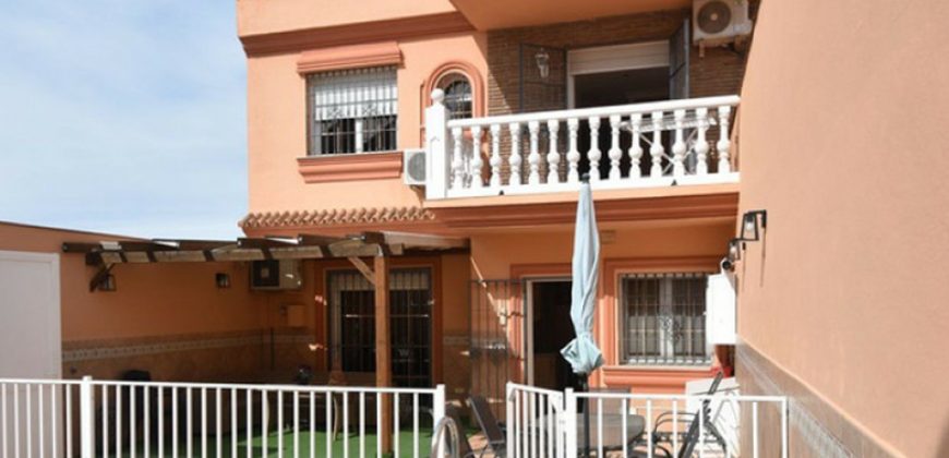 CHALET PAREADO. LOS PACOS, FUENGIROLA
