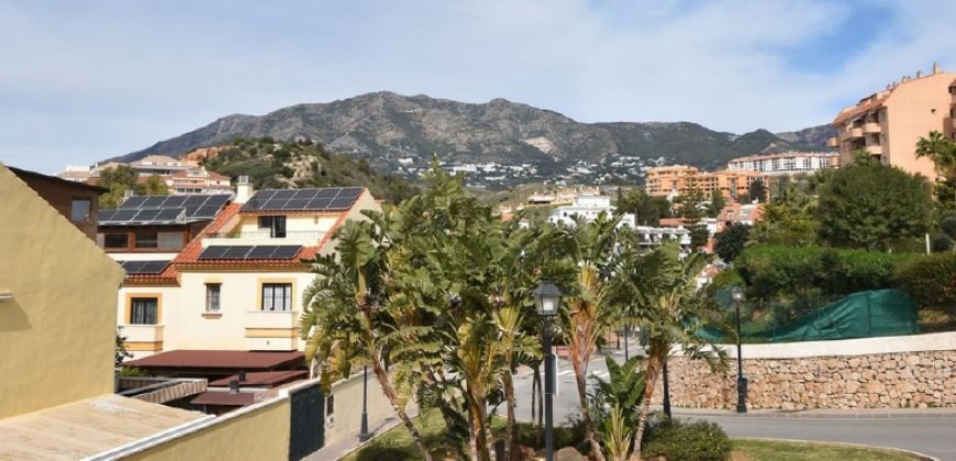 CHALET PAREADO. LOS PACOS, FUENGIROLA