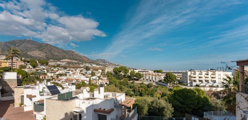 ADOSADO EN TORREBLANCA