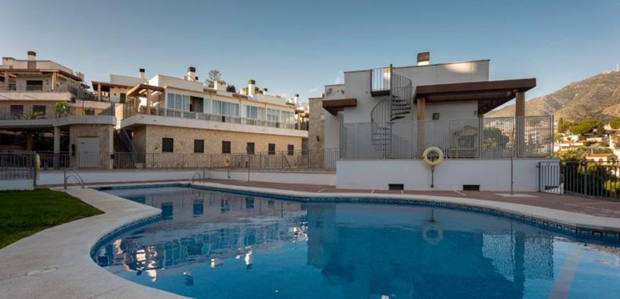 ADOSADO EN TORREBLANCA