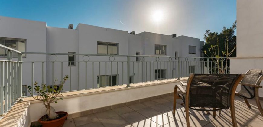 ADOSADO EN TORREBLANCA