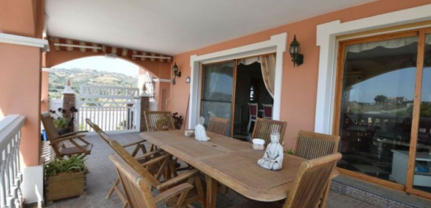 VILLA-CHALET EN LA CALA DE MIJAS