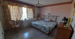 VILLA EN EL CHAPARRAL