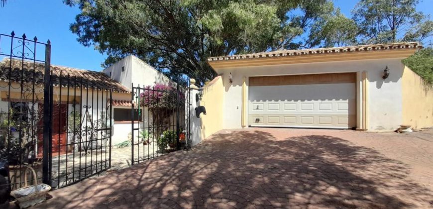 VILLA EN EL CHAPARRAL