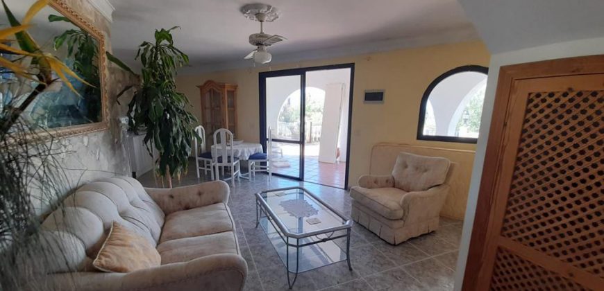 VILLA EN EL CHAPARRAL