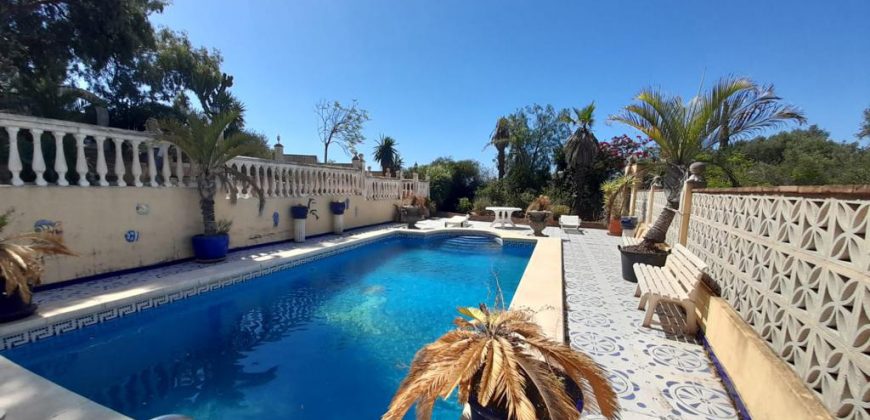 VILLA EN EL CHAPARRAL