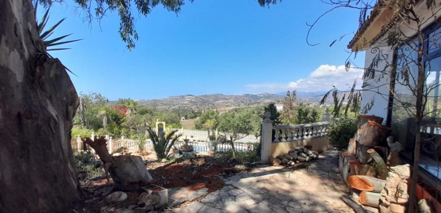 VILLA EN EL CHAPARRAL