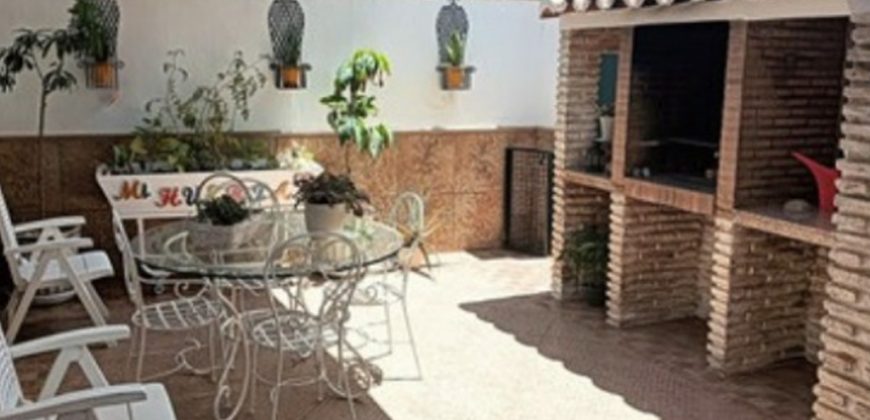 CASA PAREADA EN SIERREZUELA