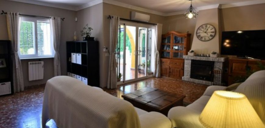 VILLA-CHALET SIERREZUELA