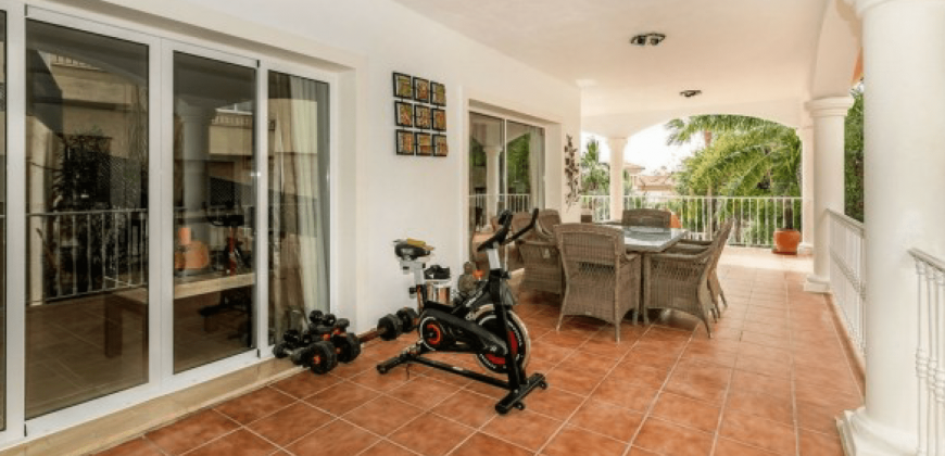 VILLA EN RIVIERA DEL SOL