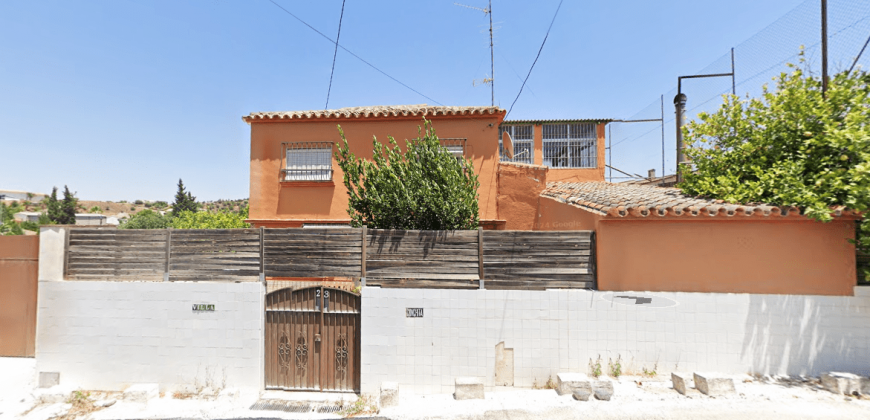 CASA CON ENCANTO Y GRAN POTENCIAL DE REFORMA EN COÍN