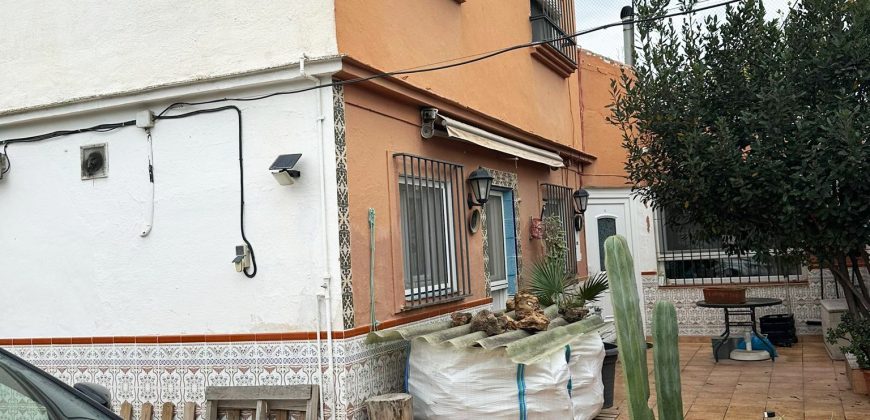 CASA CON ENCANTO Y GRAN POTENCIAL DE REFORMA EN COÍN