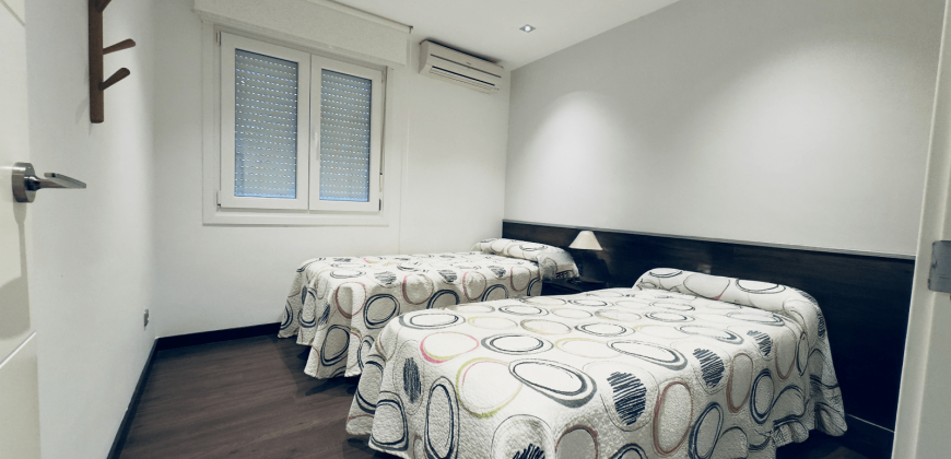 APARTAMENTO IDEAL CON GRAN POTENCIAL. SEGUNDA INEA DE PLAYA, MARBELLA CENTRO