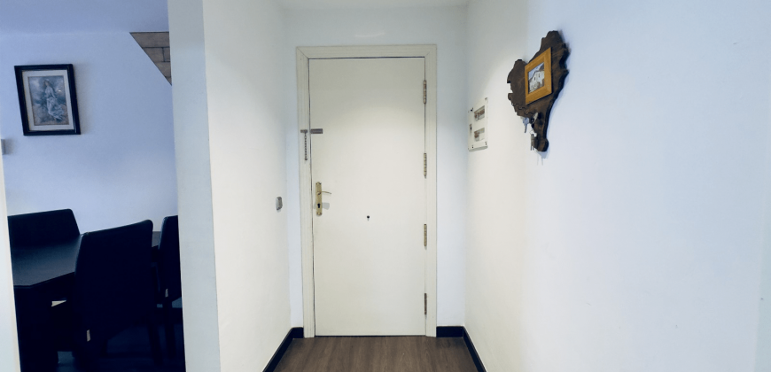 APARTAMENTO IDEAL CON GRAN POTENCIAL. SEGUNDA INEA DE PLAYA, MARBELLA CENTRO