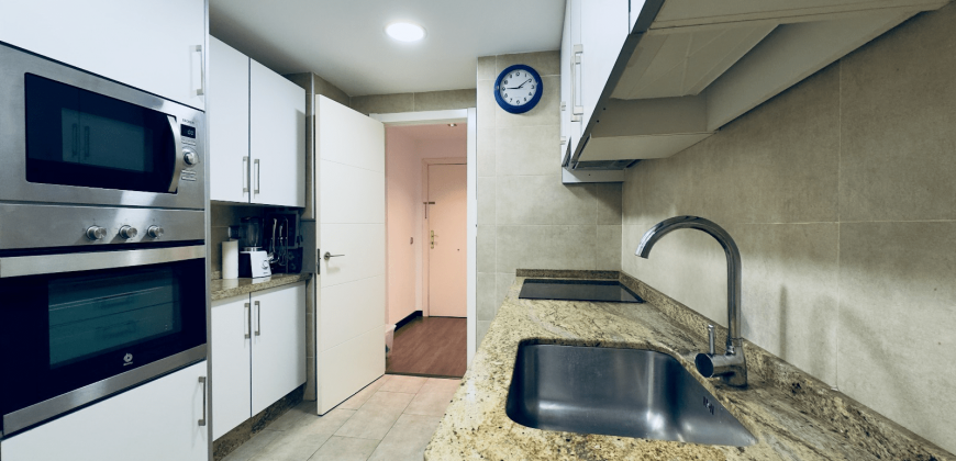 APARTAMENTO IDEAL CON GRAN POTENCIAL. SEGUNDA INEA DE PLAYA, MARBELLA CENTRO