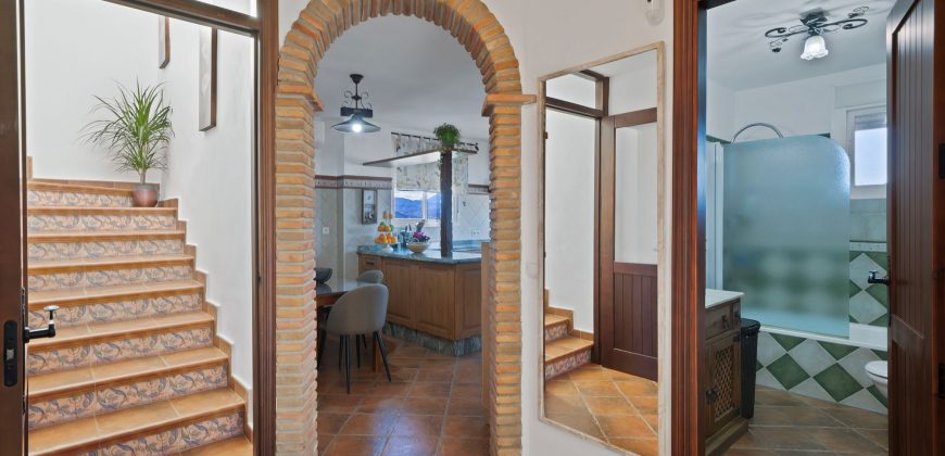 SE VENDE MAGNÍFICA VIVIENDA EN LA URBANIZACIÓN SIERRA CHICA, COÍN