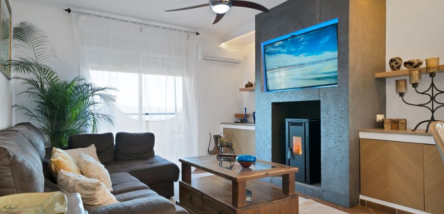 SE VENDE MAGNÍFICA VIVIENDA EN LA URBANIZACIÓN SIERRA CHICA, COÍN