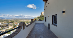 SE VENDE MAGNÍFICA VIVIENDA EN LA URBANIZACIÓN SIERRA CHICA, COÍN