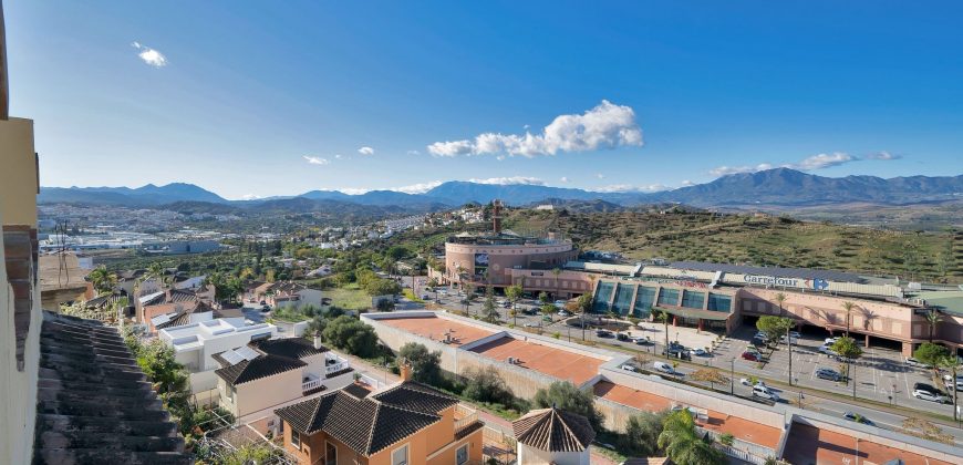 SE VENDE MAGNÍFICA VIVIENDA EN LA URBANIZACIÓN SIERRA CHICA, COÍN