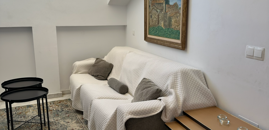 FLAT FOR SALE IN THE HEART OF COIN