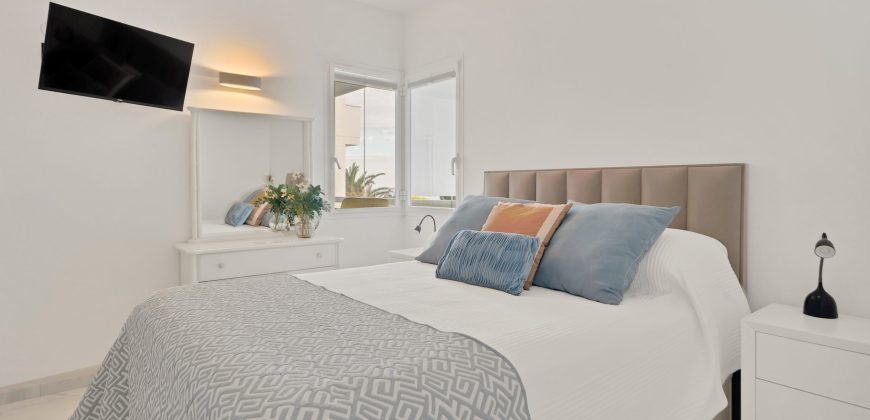 RENOVATED APARTMENT WITH OCEAN VIEWS IN TORRE REAL, MARBELLA