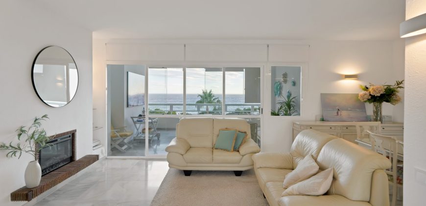 RENOVATED APARTMENT WITH OCEAN VIEWS IN TORRE REAL, MARBELLA
