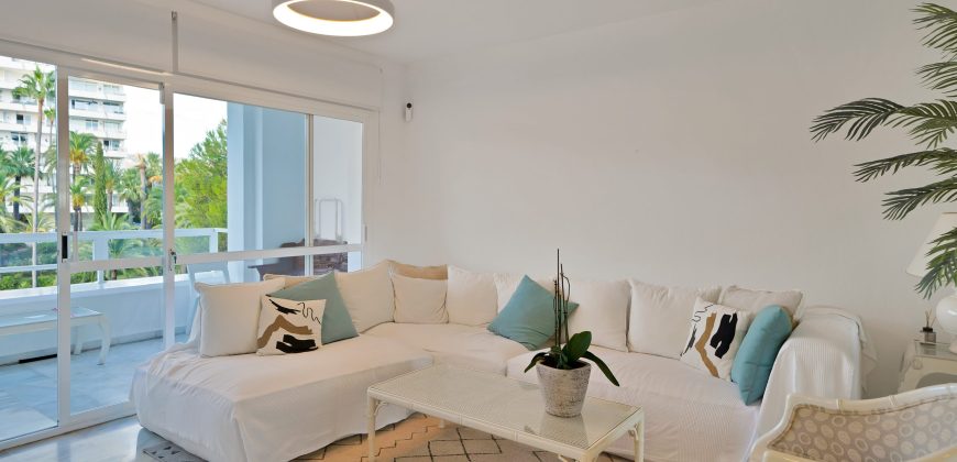 RENOVATED APARTMENT WITH OCEAN VIEWS IN TORRE REAL, MARBELLA