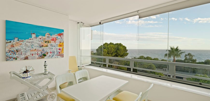 RENOVATED APARTMENT WITH OCEAN VIEWS IN TORRE REAL, MARBELLA